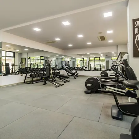 Sole N Pools 公寓 那沃达利