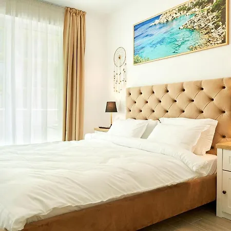 Sole N Pools 公寓 那沃达利