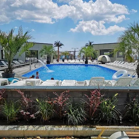 Sole N Pools 公寓 那沃达利