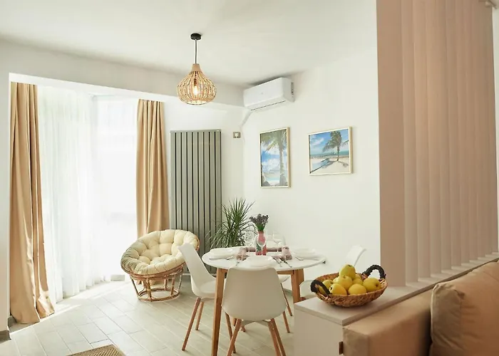 Sole N Pools Navodari